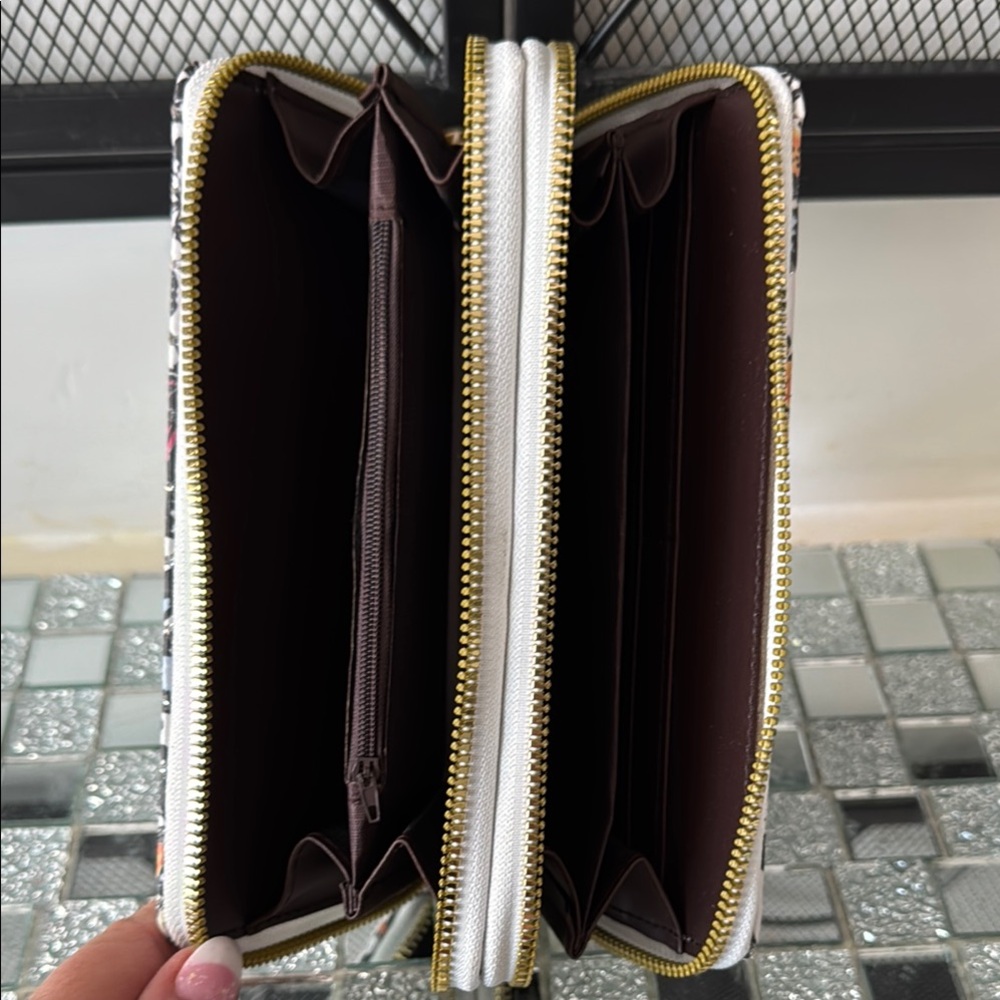 🦋 Blush Kiss Butterfly Wristlet Wallet – Chic & Functional! 🦋 - Picture 6 of 10